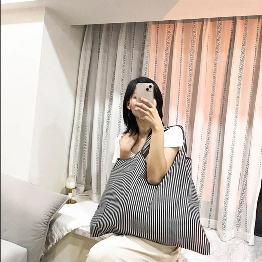NWT OVERSIZED STRIPED TOTE/TRAVEL BAG👜
